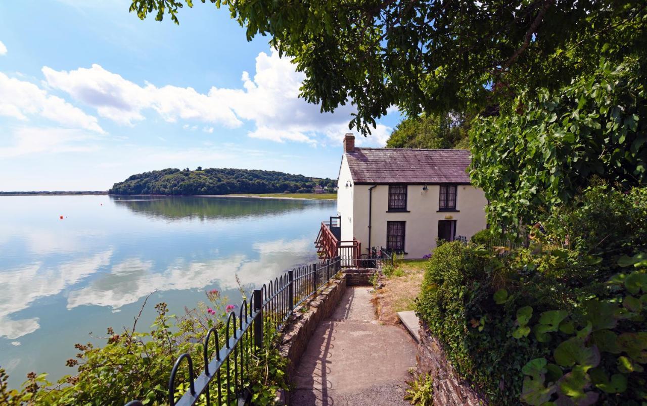 York Lodge- Spacious 3 Bed Bungalow With Wonderful Estuary Views Laugharne Exterior photo